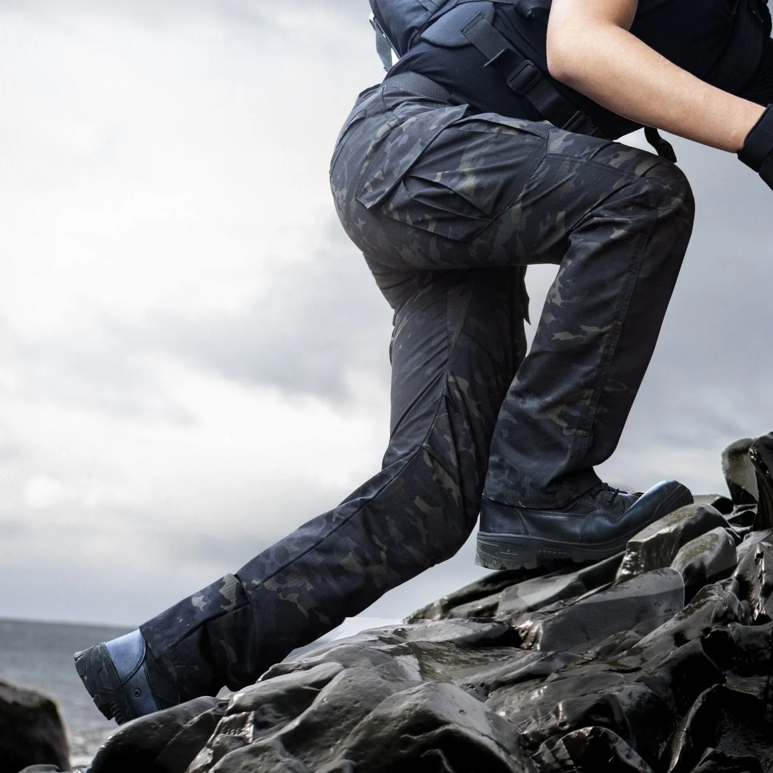 Archon IX8 Outdoor Waterproof Tactical Trousers Dark Camo