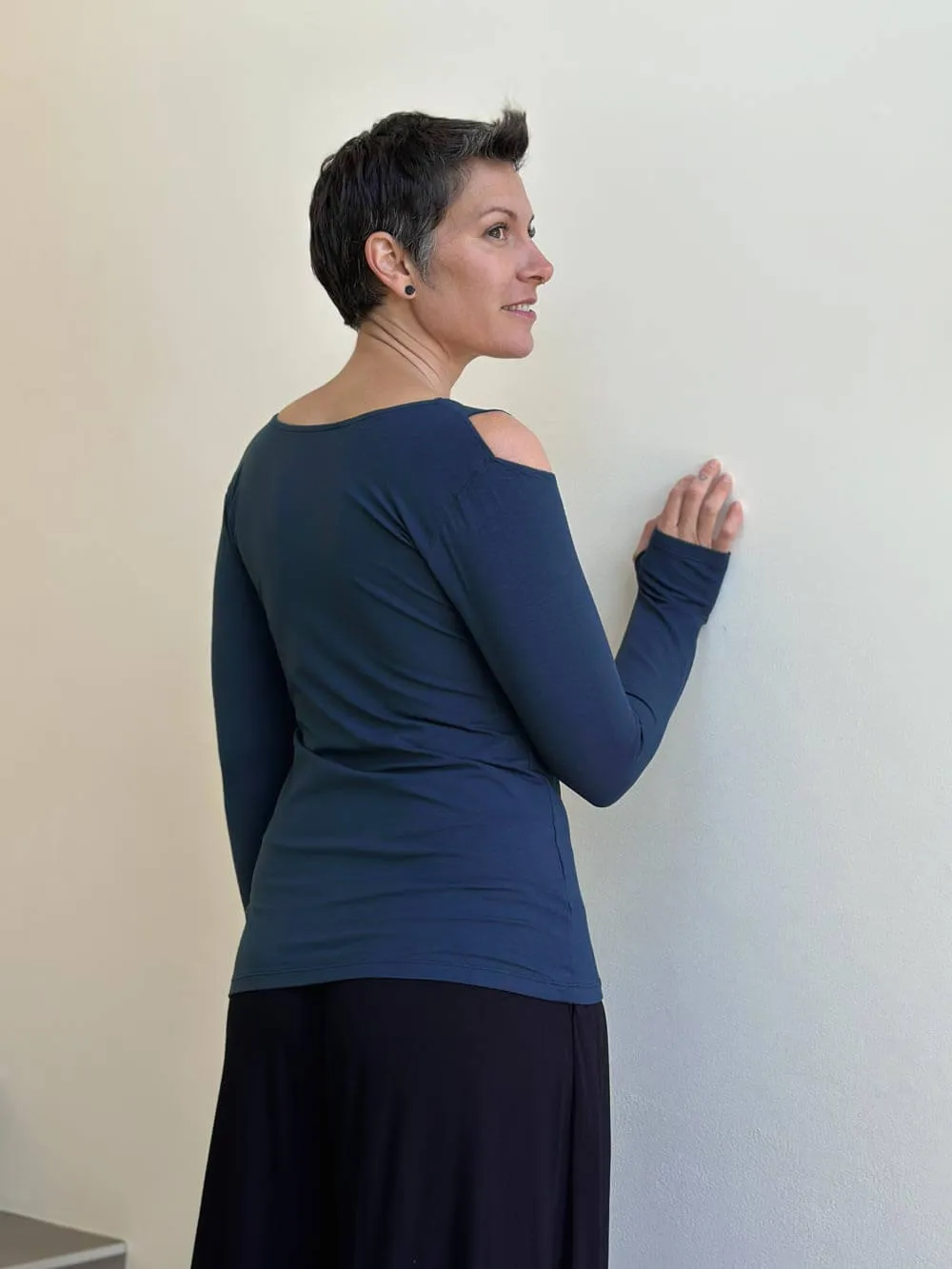 Cold Shoulder Top XS