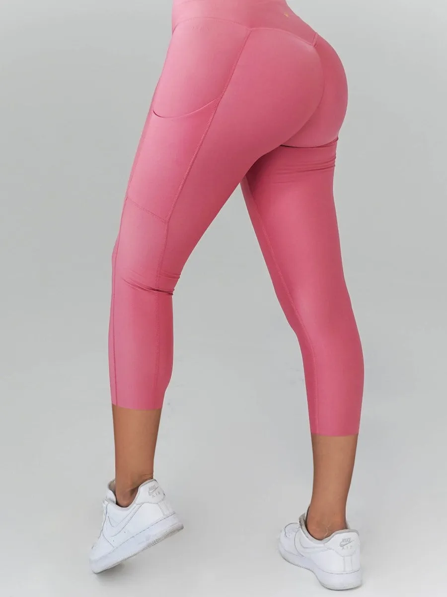 Pristine Pocket Capri Leggings | BUBBLEGUM
