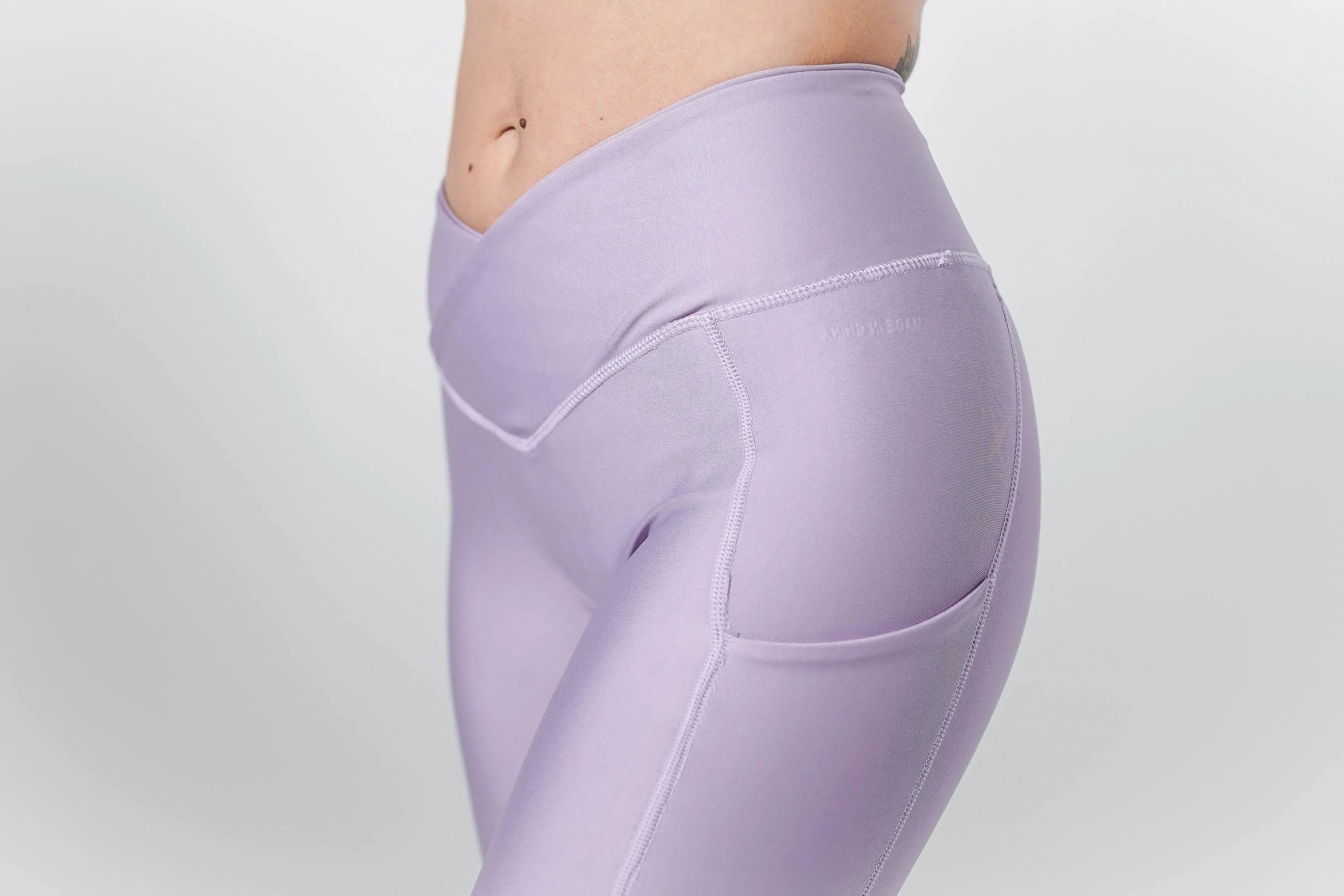 Pristine Pocket Capri Leggings | LILAC